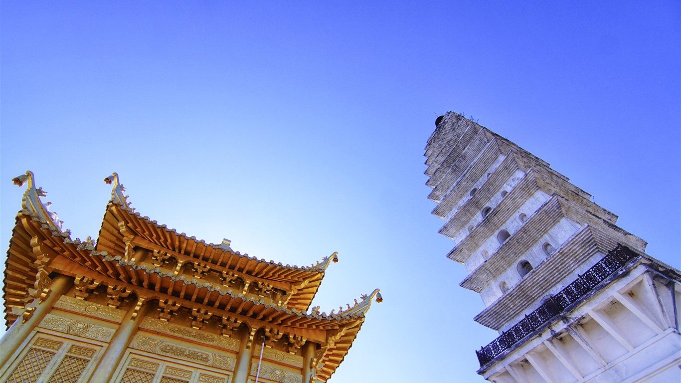 Temple_Architecture_Blue_Sky_2021_Yunnan_Dali_5K_Photo_1366x768.jpg